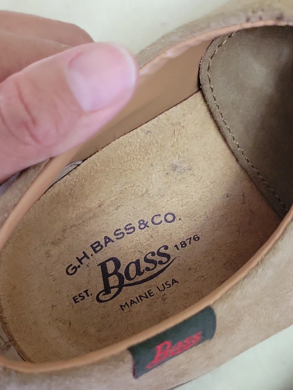 G.H.Bass Men’s Suede Lace-Up Oxfords in Taupe. Size 9M